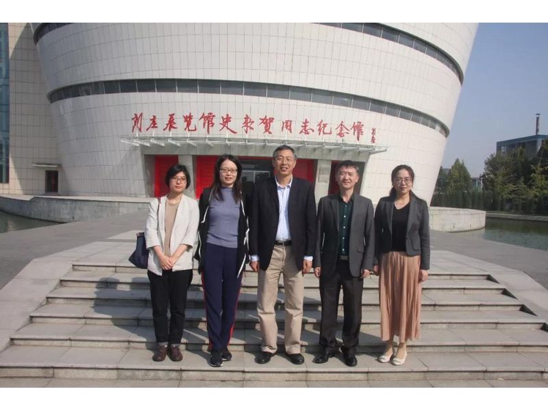 中国浦东干部学院教务部主任何立胜一行莅临新乡先进群体教育基地考察调研